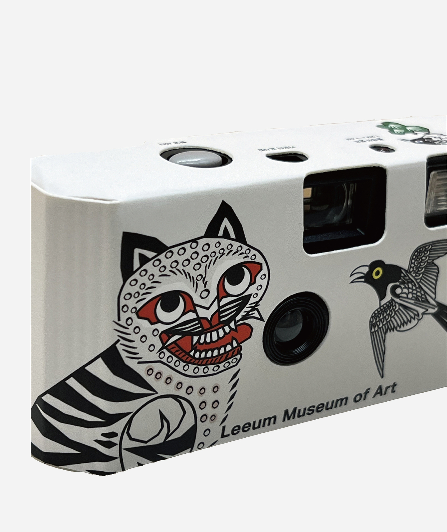 A disposable camera with a magpie and tiger [LEEUM MUSEUM OF ART] 