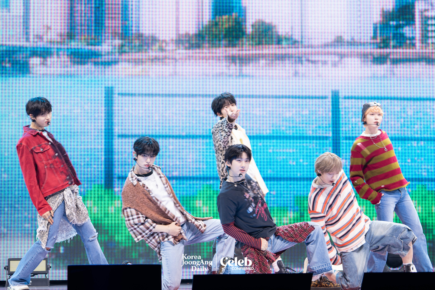 Boy band KickFlip performs B-side track “Band-Aid” during a showcase for the release of its third EP, “My First Flip,” at Yes24 Live Hall in eastern Seoul on Sept. 22. [DANIELA GONZALEZ PEREZ]