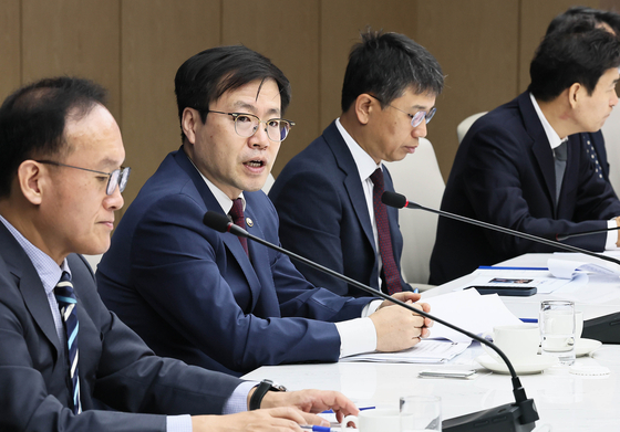 Trade Minister Yeo Han-koo speaks during the Korea Chamber of Commerce and Industry’s (KCCI) international trade committee meeting at the KCCI building in central Seoul on Sept. 22. [MINISTRY OF TRADE, INDUSTRY AND ENERGY]