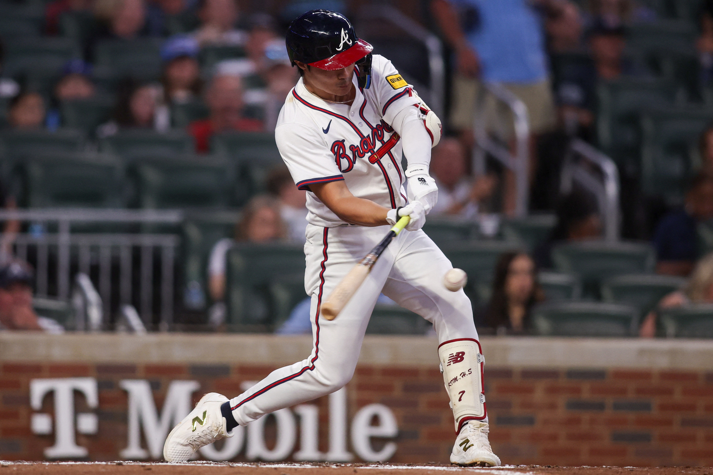  Atlanta Braves infielder Kim Ha-seong hits a single against the Washington Nationals in the second inning at Truist Park in Atlanta, Georgia on Sept. 22. REUTERS/YONHAP]