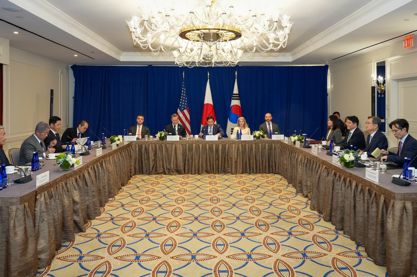 Korean Foreign Minister Cho Hyun attends a trilateral meeting with U.S. Secretary of State Marco Rubio and Japanese Foreign Minister Takeshi Iwaya in New York on Sept. 22, on the sidelines of the 78th United Nations General Assembly. [YONHAP]