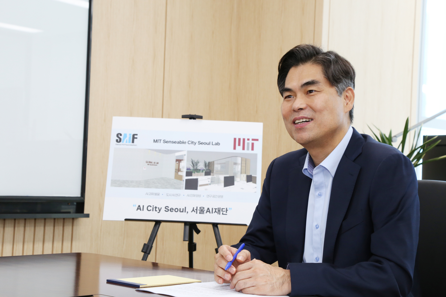 Kim Man-ki, chairman of the Seoul AI Foundation (SAIF), speaks in an interview with the JoongAng Ilbo on Sept. 15. [SEOUL AI FOUNDATION]