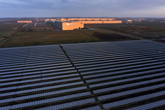 Solar panels are installed on the roof of BMW's manufacturing plant in Debrecen, Hungary. Solar accounts for 25 percent of the plant's electricity. [BMW KOREA]