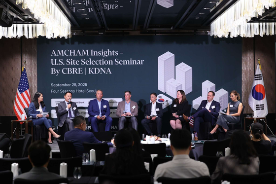 CBRE Group executives partake in a fireside chat as part of a seminar hosted by CBRE Korea Desk North America and the American Chamber of Commerce in Korea on Sept. 25. [AMCHAM]