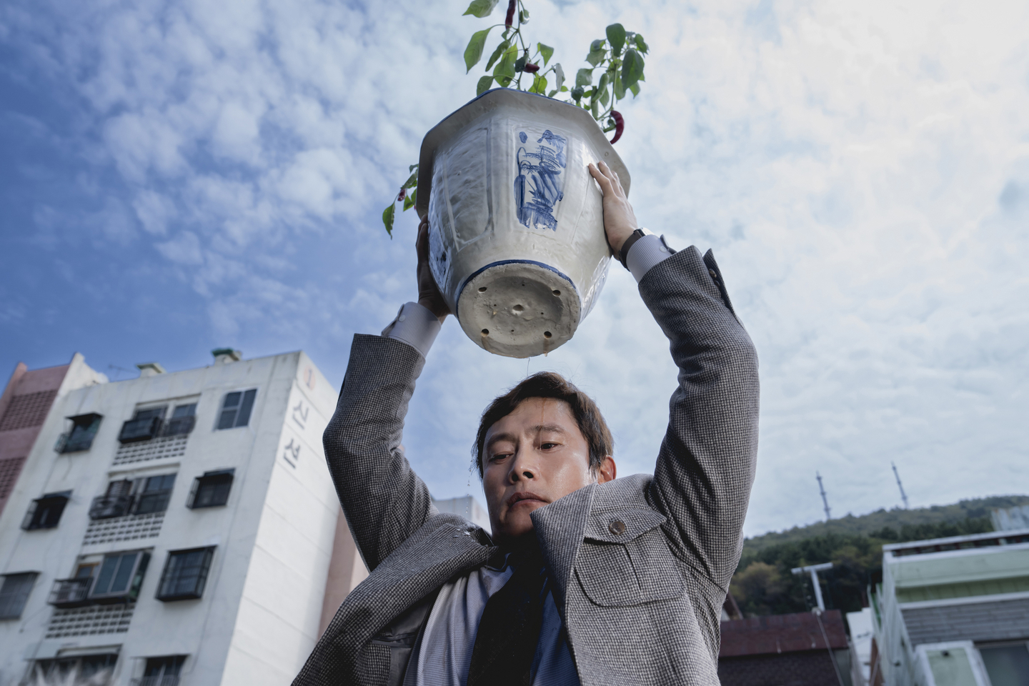 A still from director Park Chan-wook's black comedy film ″No Other Choice″ [CJ ENM]