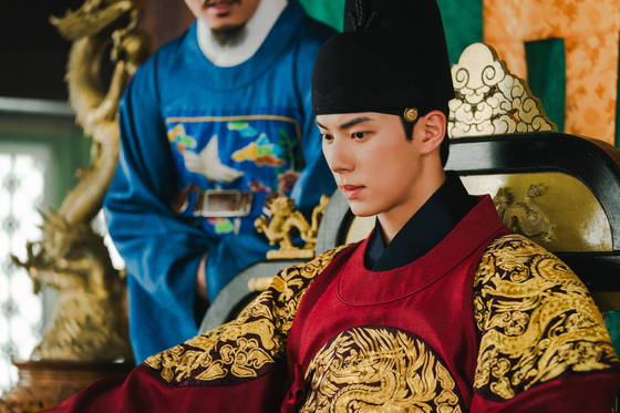 Still from tvN series ″Bon Appetit, Your Majesty,″ featuring Lee Chae-min, who portrayed King Yi Heon [TVN]