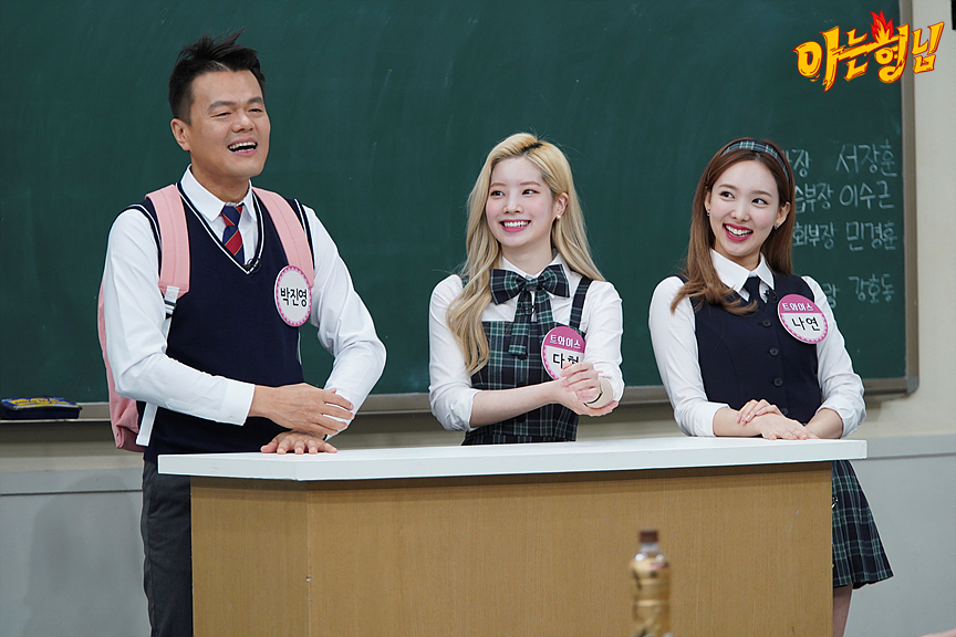 Park Jin-young, left, stars in JTBC television program ″Knowing Brothers″ (2015-) with Twice members Dahyun, center, and Nayeon in an episode aired on Nov. 30, 2019. Twice is managed by JYP Entertainment. [JTBC]
