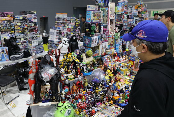 ″Kidult″ goods are on display at a fair in Gangnam District, southern Seoul, on March 23. [YONHAP]