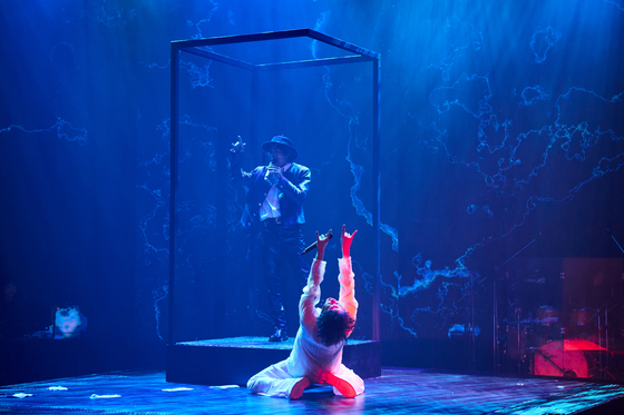 A scene from the new rock musical ″Shadow″ running through Oct. 26 at the Baekam Art Hall in Gangnam District, southern Seoul [BLUE STAGE] 