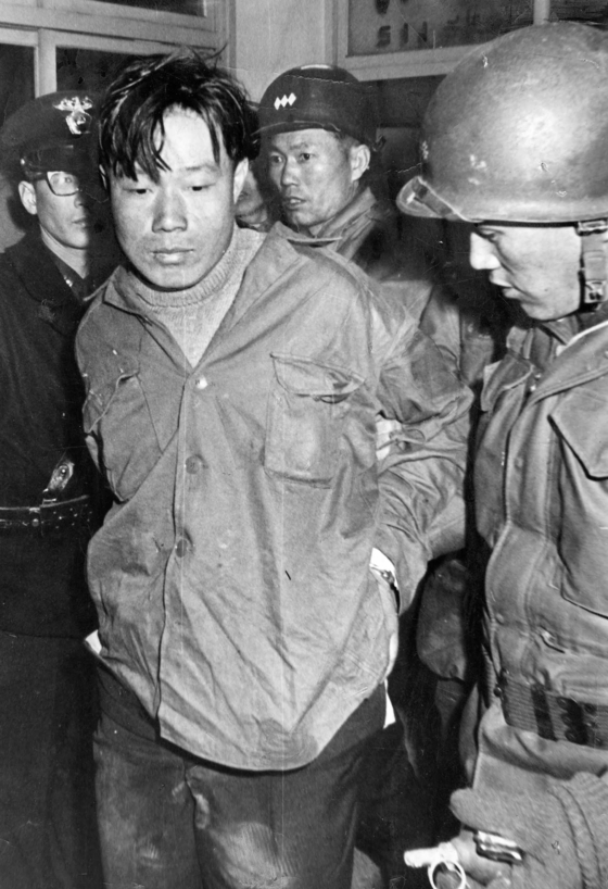 This picture taken on Jan. 22, 1968, shows Kim Shin-jo, a North Korean commando captured during a failed Blue House raid. [JOONGANG ILBO] 