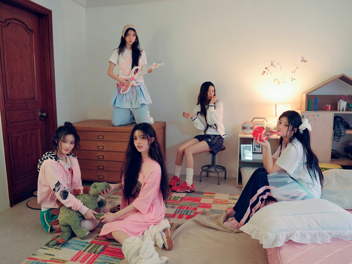 A concept image for girl group ILLIT's Japanese single “Toki Yo Tomare" [BELIFT LAB]