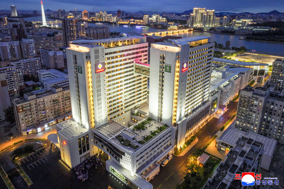 A picture of the Pyongyang General Hospital, which held its completion ceremony on Oct. 6, attended by North Korean leader Kim Jong-un, according to a report by the Korean Central News Agency (KCNA) on Oct. 7 [KCNA]