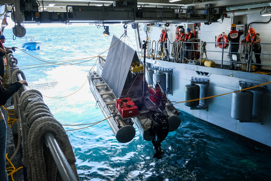 LIG Nex1's low-cost guided imaging rocket, the Poniard, is mounted on a common unmanned surface vehicle at the Rim of the Pacific Exercise 2024, as a part of the U.S. Department of Defense's Foreign Comparative Testing program. [LIG NEX1]