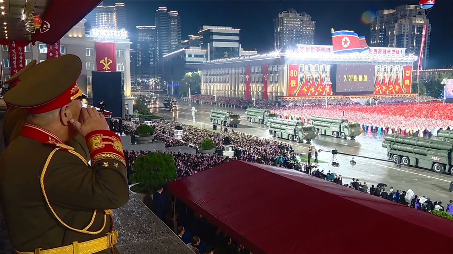 The Rodong Sinmun, the official newspaper of North Korea’s ruling Workers’ Party, reported on Oct. 11 that a grand military parade marking the 80th anniversary of the party’s founding took place on Oct. 10 at Kim Il Sung Square in Pyongyang. [YONHAP]