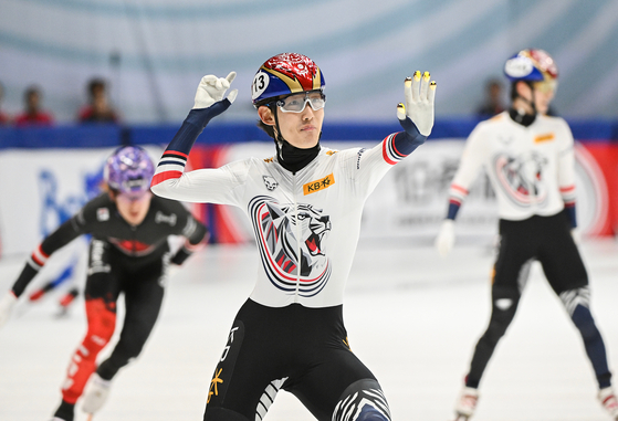 Rim Jong-un reacts after leading Korea to victory in the final of the men's 5000-meter relay race at the ISU Short Track World Tour speedskating event in Montreal, Canada on Oct. 12. [AP/YONHAP]