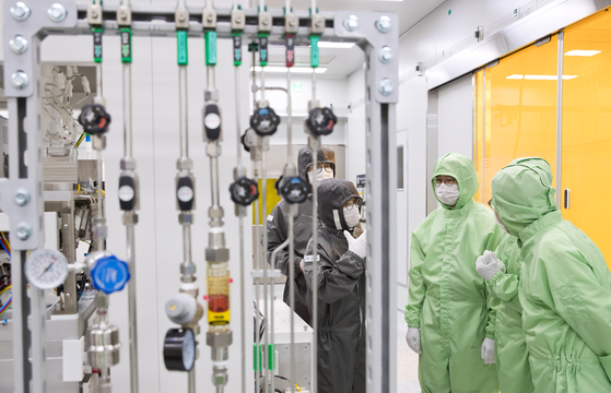Seoul National University's Inter-University Semiconductor Research Center. For THE World University Rankings, a school's research reputation indicator is given the largest weight, at 18 percent. [NEWS1] 