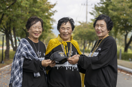Members of Suni and the Seven Princesses pose ahead of their audition for “Show Me the Money 12.” [CHILGOK COUNTY GOVERNMENT]