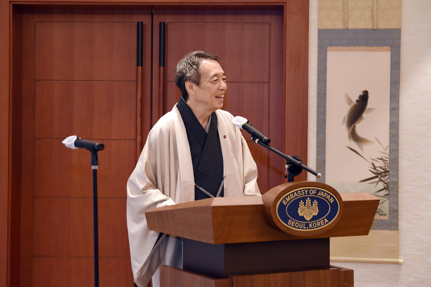 Japanese Ambassador to Korea Koichi Mizushima delivers opening remarks at “Autumn Ikebana: Flowers of Friendship for a Shared Future” at the ambassador’s residence in Seoul on Oct. 10. [EMBASSY OF JAPAN]