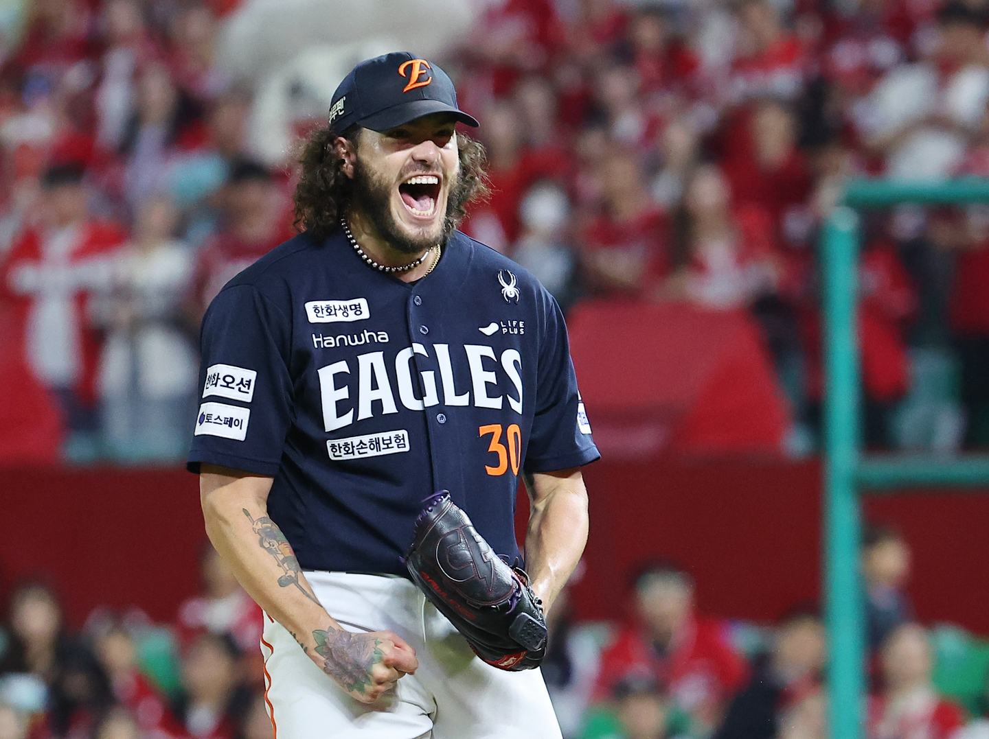 Hanwha Eagles pitcher Cody Ponce reacts during a KBO game against the SSG Landers at Incheon SSG Landers Field in Incheon on Oct. 1. [YONHAP] 