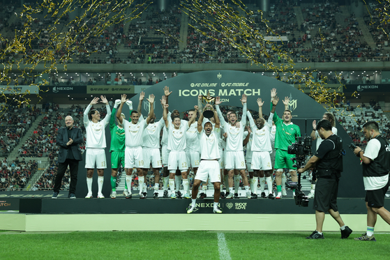 Shield United celebrate after winning the 2025 Nexon Icons Match at Seoul World Cup Stadium in western Seoul.  [NEXON]