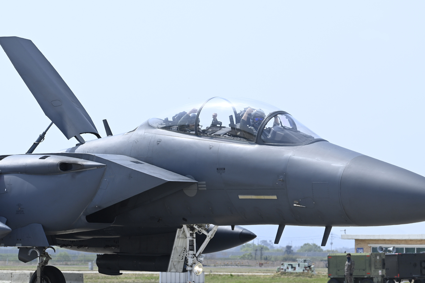 A F-15K fighter jet of the Korean Air Force deployed to Gwangju Air Base is seen on April 17. [YONHAP]
