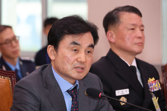 Defense Minister Ahn Gyu-back attends a parliamentary audit session at the National Assembly in Seoul on Oct. 17. [YONHAP] 