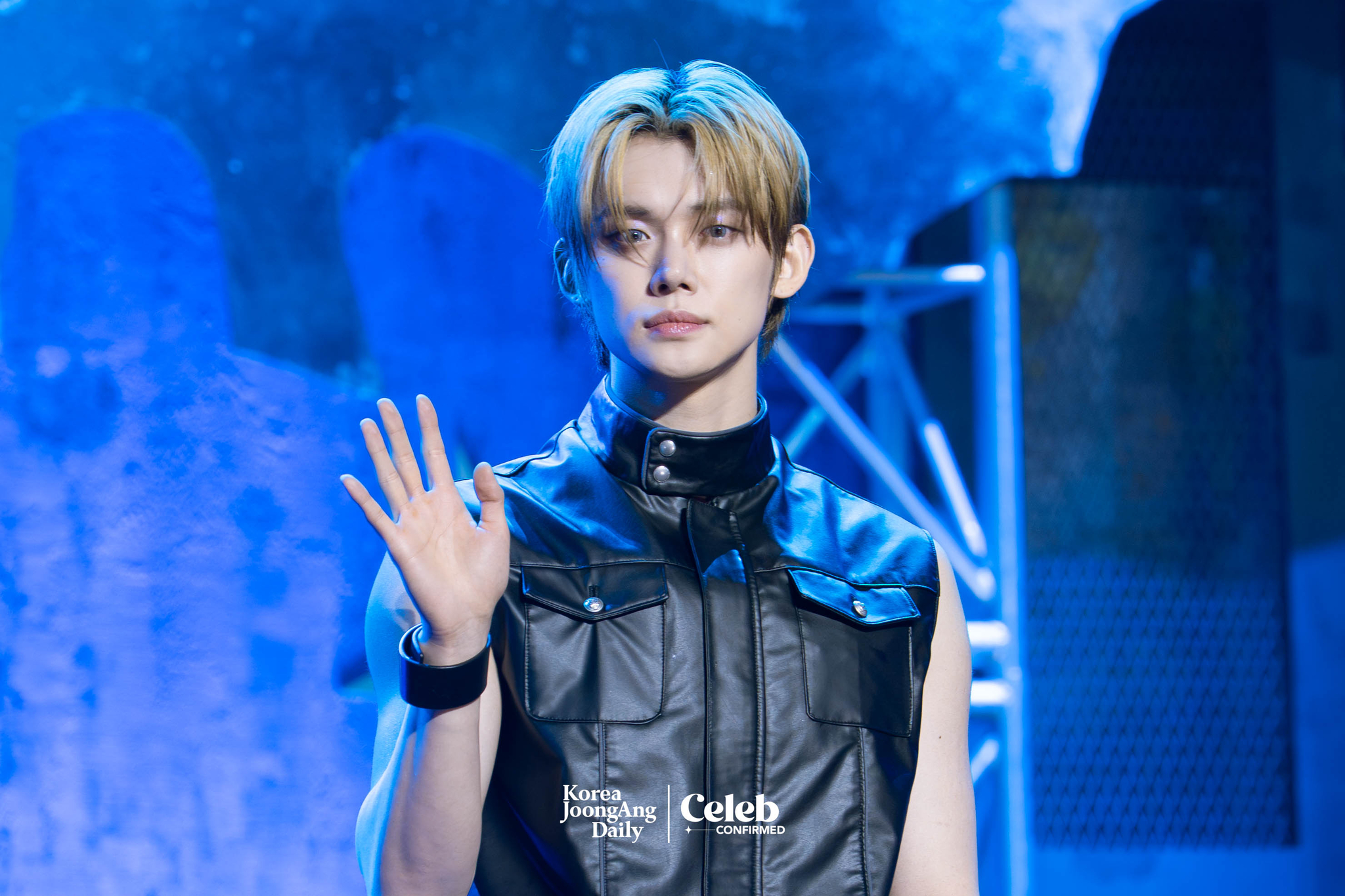 Tomorrow X Together’s Yeonjun poses for photos during a showcase for the release of the band’s fourth full-length album “The Star Chapter: Together” at Kyung Hee University Grand Peace Palace in eastern Seoul on July 21. [DANIELA GONZALEZ PEREZ]