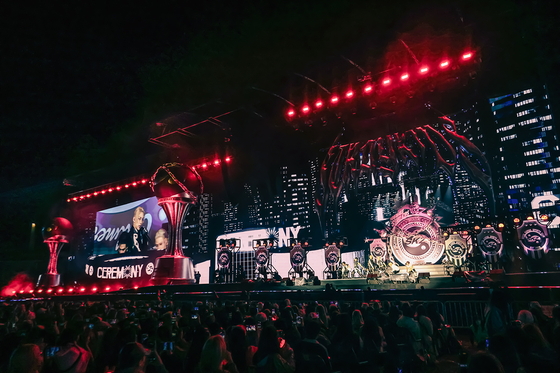 Stray Kids performs during its “dominATE: celebrATE” encore concerts, the finale of its “dominATE” world tour, held on Oct. 18 and 19 at Incheon Asiad Main Stadium. [JYP ENTERTAINMENT]