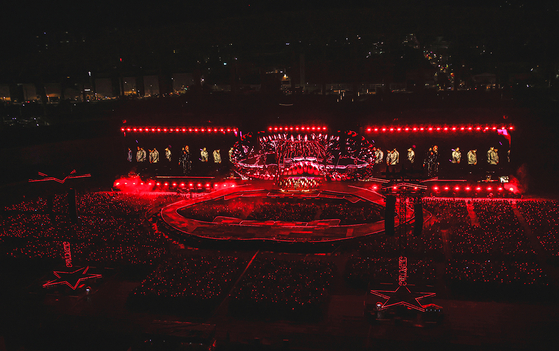 Stray Kids performs during its “dominATE: celebrATE” encore concerts, the finale of its “dominATE” world tour, held on Oct. 18 and 19 at Incheon Asiad Main Stadium. [JYP ENTERTAINMENT]