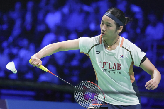 Badminton player An Se-young in action in the women's single final against Wang Zhiyi at the Denmark Open in Odense, Denmark, on Oct. 19. [EPA/YONHAP] 