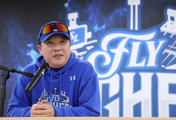 Samsung Lions manager Park Jin-man speaks before Game 3 of the second-round series in the Korea Baseball Organization postseason against the Hanwha Eagles at Daegu Samsung Lions Park in the southeastern city of Daegu on Oct. 21. [SAMSUNG LIONS] 