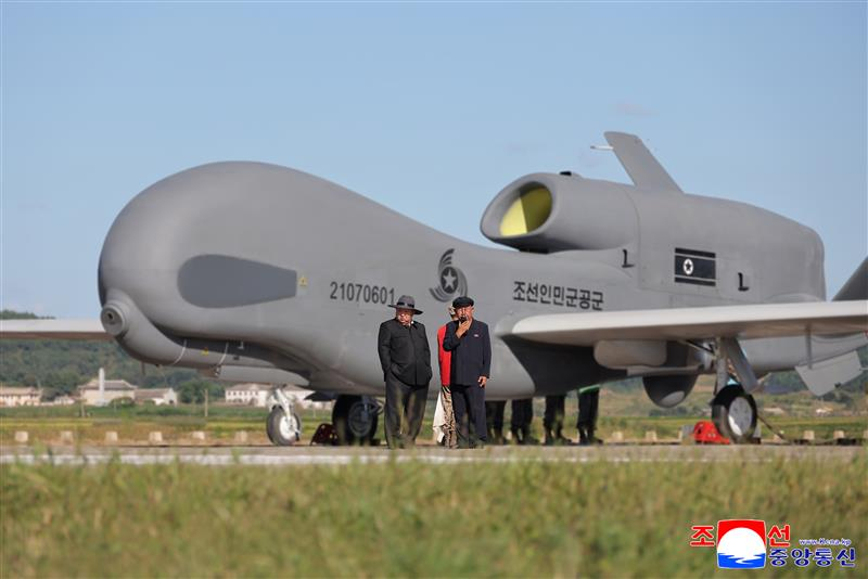 An updated version of the Saetbyol-4 drone is displayed during a visit by North Korean leader Kim Jong-un in March 2025, seen in a KCNA photo from March 27. [YONHAP]