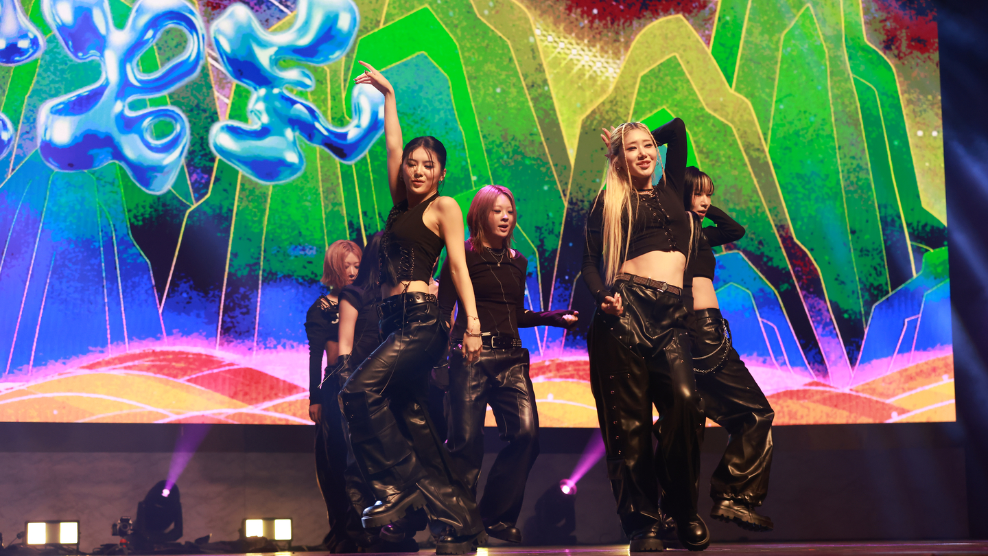 Dance crew Bebe performs during the Korea Popular Culture and Arts Awards at the National Theater's Haeoreum Grand Theater in Jung District, central Seoul on Oct. 23. [KOREA CREATIVE CONTENT AGENCY]