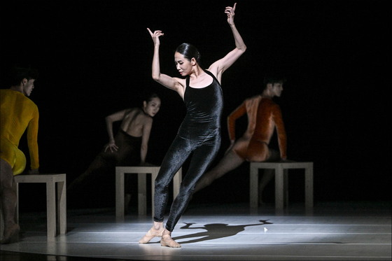 Dancer Kim Ji-young performs ″Kammerballett.″ [SEJONG CENTER FOR THE PERFORMING ARTS]
