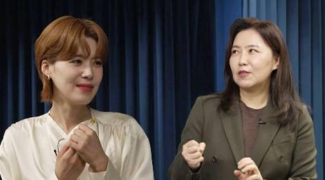 A teaser image of the SBS talk show “Aliens’ Re-Re-Report,” with the premiere episode featuring presidential spokesperson Kang Yu-jung, right, as a guest. Host and comedian Jang Do-yeon is shown on the left. [SBS]