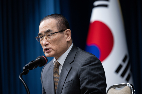 National Security Adviser Wi Sung-lac briefs reporters on President Lee Jae Myung’s upcoming trip to Asean member states and the APEC Summit at the presidential office in Yongsan District, central Seoul, on Oct. 24. [NEWS1]
