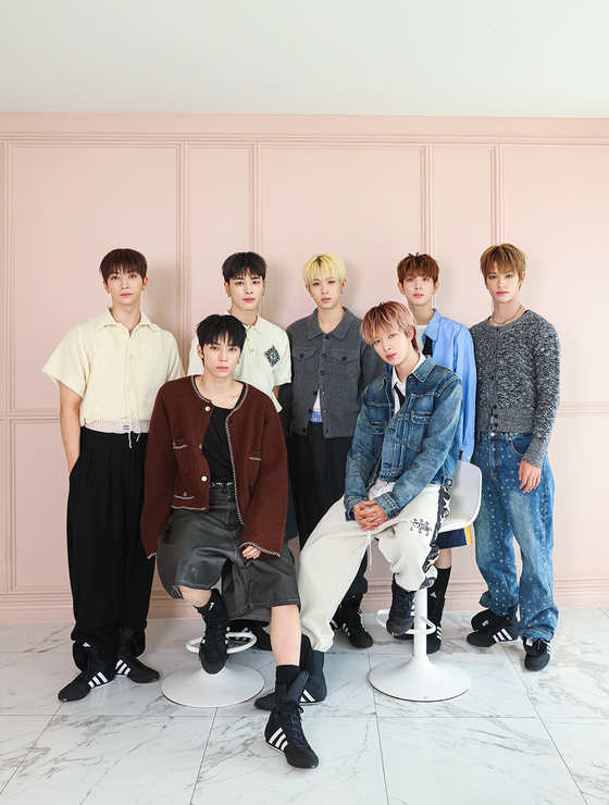 Boy band NEXZ poses for photos during an interview in southern Seoul on Oct. 23, ahead of the release of its third EP, ″Beat-Boxer.″ [JYP ENTERTAINMENT]