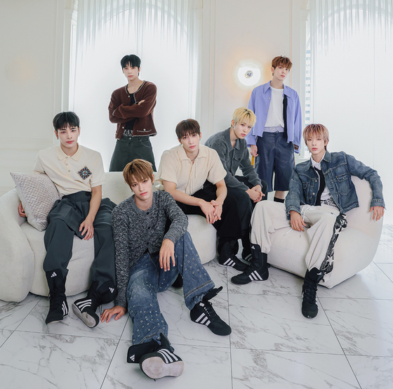 Boy band NEXZ poses for photos during an interview in southern Seoul on Oct. 23, ahead of the release of its third EP, ″Beat-Boxer.″ [JYP ENTERTAINMENT]