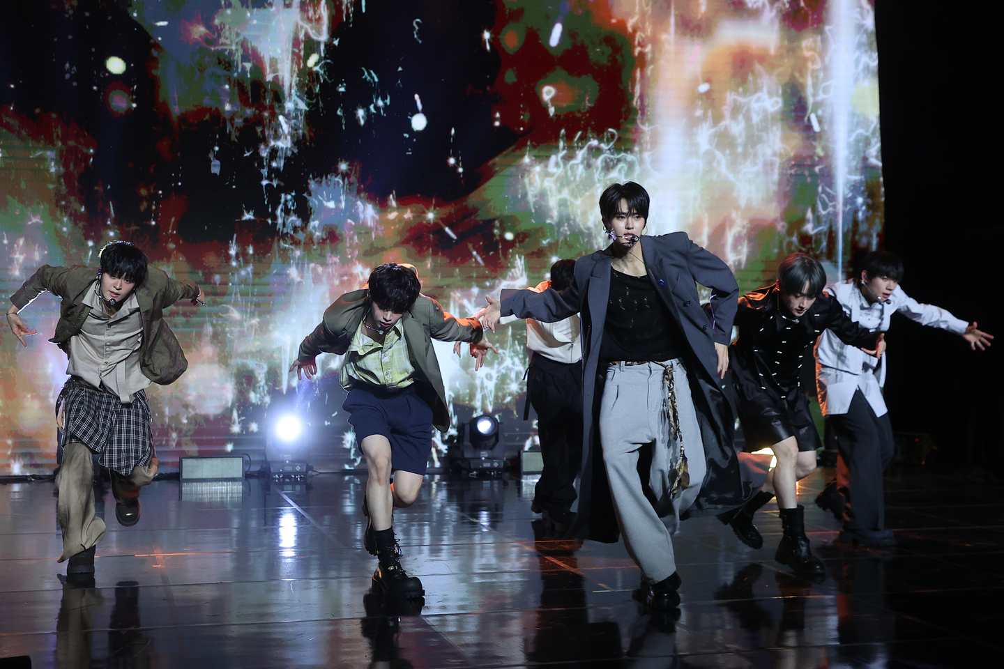 Boy band performs ″In the Dark″ during a press showcase for its seventh EP, ″As I am,″ at Ilchi Art Hall in southern Seoul on Oct. 27. [YONHAP]