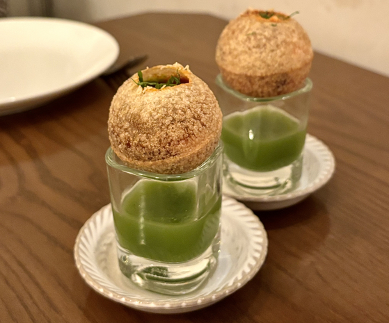 Pani Puri at Indica in Yongsan District, central Seoul [LEE JIAN]