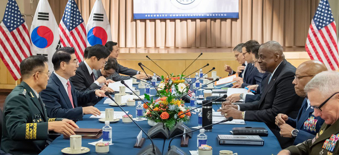 Then-Defense Minister Kim Yong-hyun, second from left, meets with former U.S. Defense Secretary Lloyd Austin, third from right, in the 56th Korea-U.S. Security Consultative Meeting at the Pentagon in Washington on Oct. 30, 2024. [MINISTRY OF NATIONAL DEFENSE] 