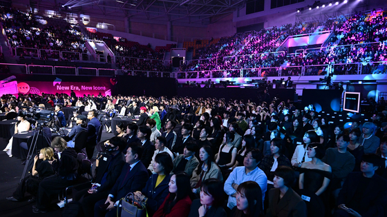 Fans are seen gathered at the second annual TikTok Awards in Korea at Korea University’s Hwajeong Gymnasium in Seoul on Oct. 25. [TIKTOK KOREA]