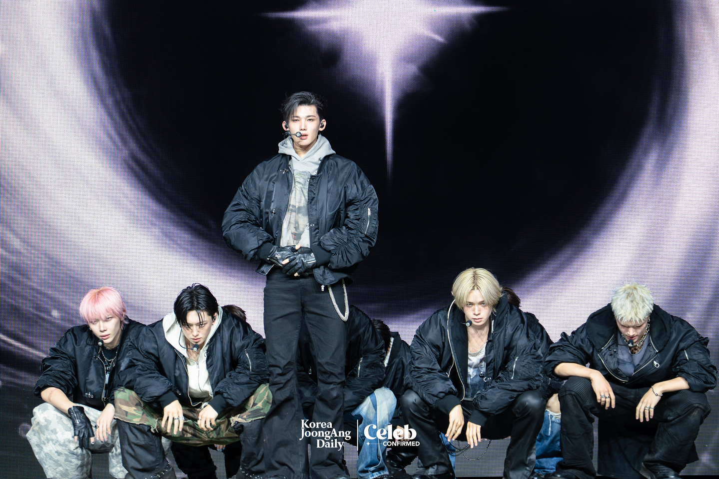 Boy band &TEAM performs the lead track “Back to Life” during a showcase for the release of its EP, ″Back to Life,″ at the Blue Square in central Seoul on Oct. 28. [DANIELA GONZALEZ PEREZ]