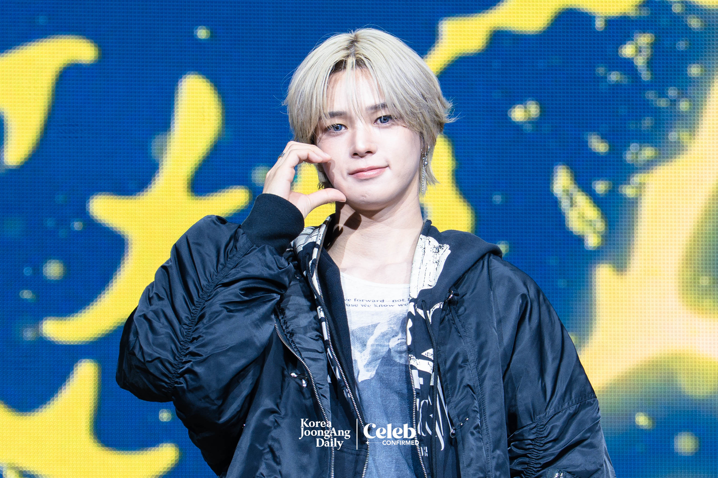 &TEAM’s K poses for photos during a showcase for the release of the band’s EP, ″Back to Life,″ at the Blue Square in central Seoul on Oct. 28. [DANIELA GONZALEZ PEREZ]