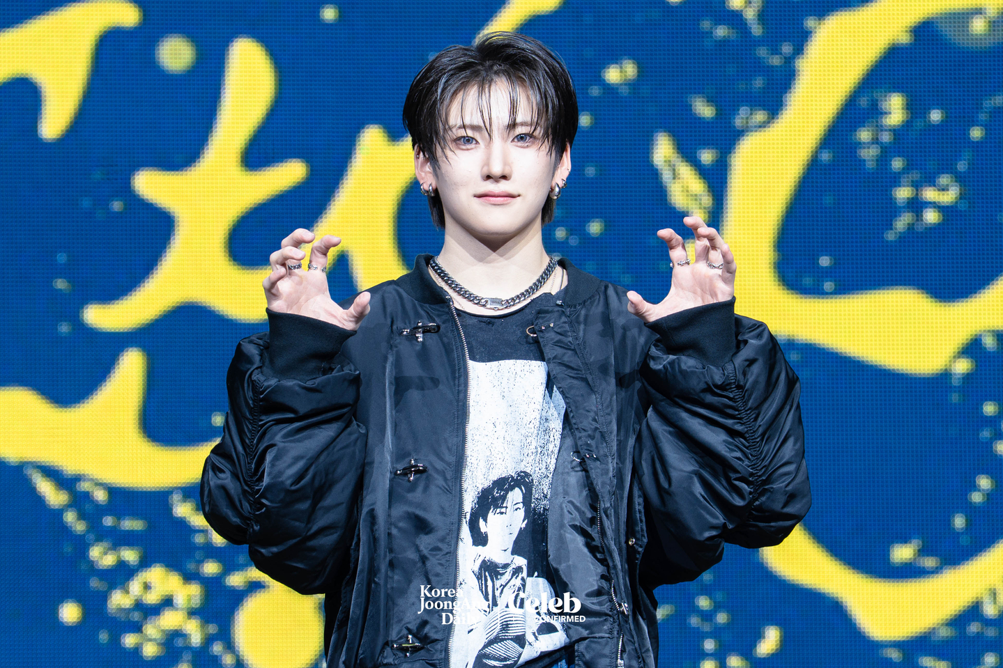 &TEAM’s Yuma poses for photos during a showcase for the release of the band’s EP, ″Back to Life,″ at the Blue Square in central Seoul on Oct. 28. [DANIELA GONZALEZ PEREZ]