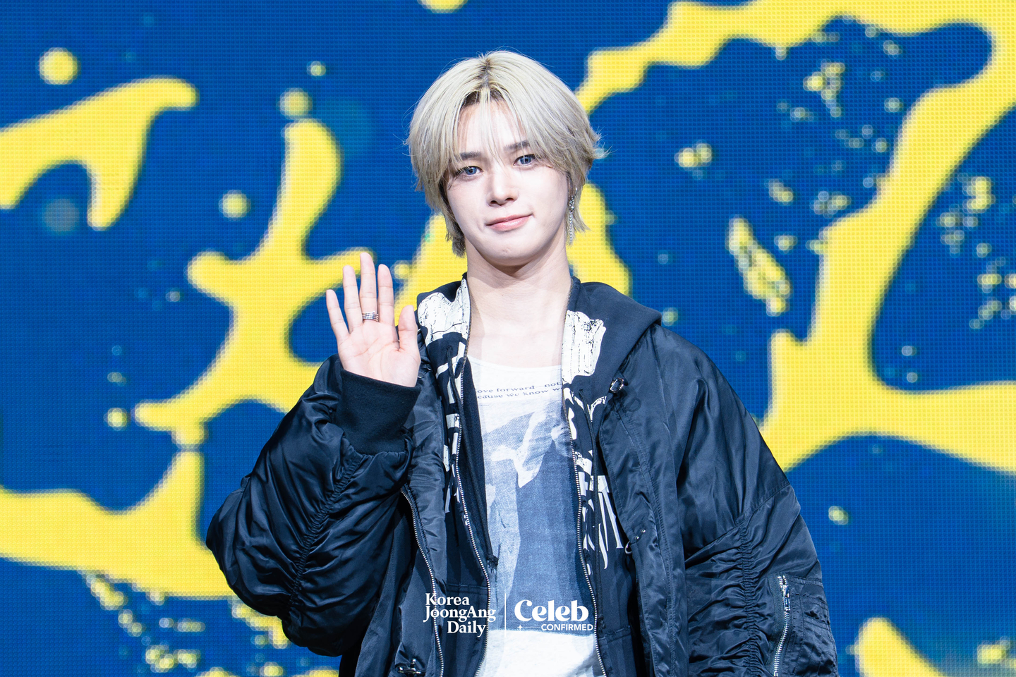 &TEAM’s K poses for photos during a showcase for the release of the band’s EP, ″Back to Life,″ at the Blue Square in central Seoul on Oct. 28. [DANIELA GONZALEZ PEREZ]