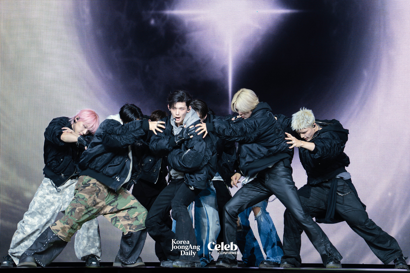 Boy band &TEAM performs the lead track “Back to Life” during a showcase for the release of its EP, ″Back to Life,″ at the Blue Square in central Seoul on Oct. 28. [DANIELA GONZALEZ PEREZ]