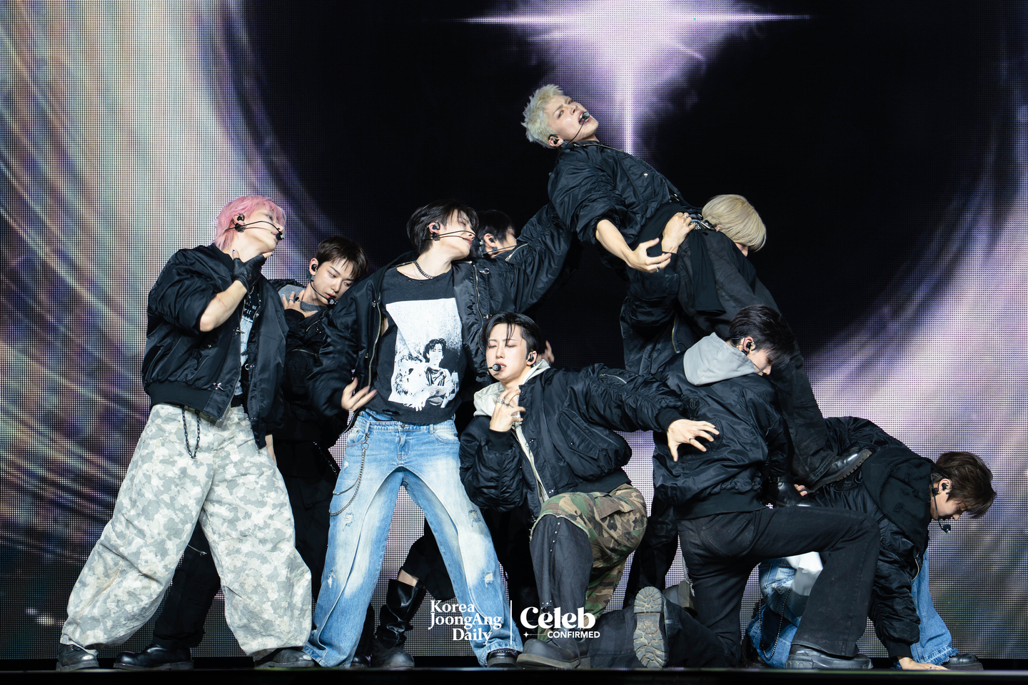 Boy band &TEAM performs the lead track “Back to Life” during a showcase for the release of its EP, ″Back to Life,″ at the Blue Square in central Seoul on Oct. 28. [DANIELA GONZALEZ PEREZ]