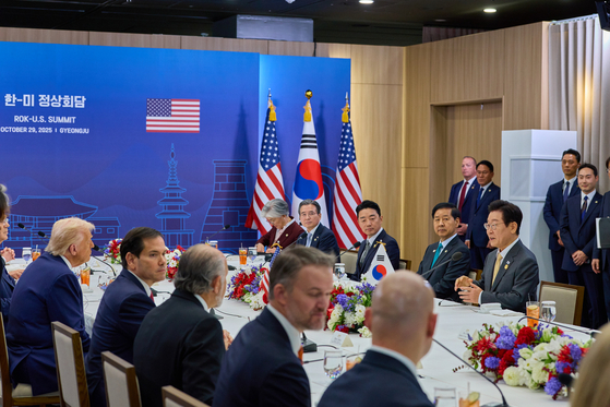 President Lee Jae Myung and U.S. President Donald Trump are seen attending a Korea-U.S. luncheon at National Gyeongju Museum on Oct. 29. [PRESIDENTIAL OFFICE]