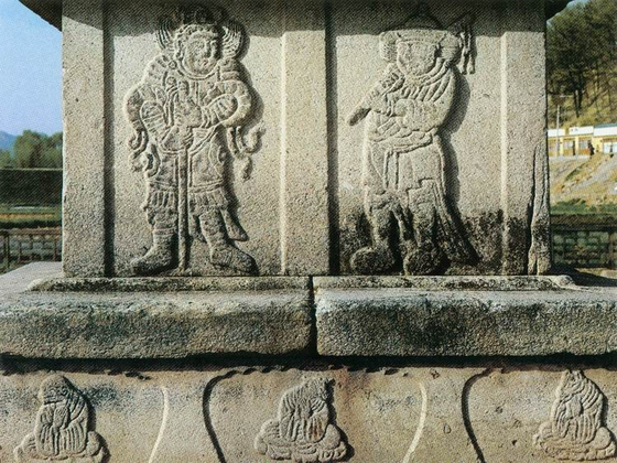The Five-story Stone Pagoda at Gaesimsa Temple Site, Yecheon, built in 1011 during the Goryeo period, bears a 190-character inscription detailing its construction period, process, and the social context of the time. The intricate carvings on its base and body add to its artistic value. [KOREA HERITAGE SERVICE] 